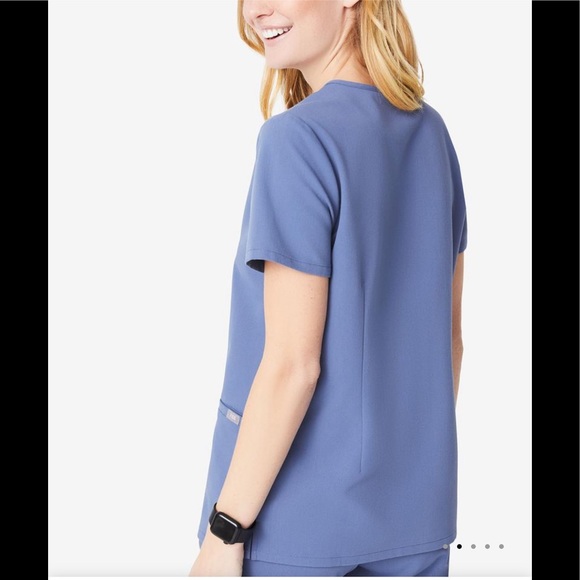 NWT FIGS Casma Three-Pocket Scrub Top Big Sky Blue - Picture 3 of 7